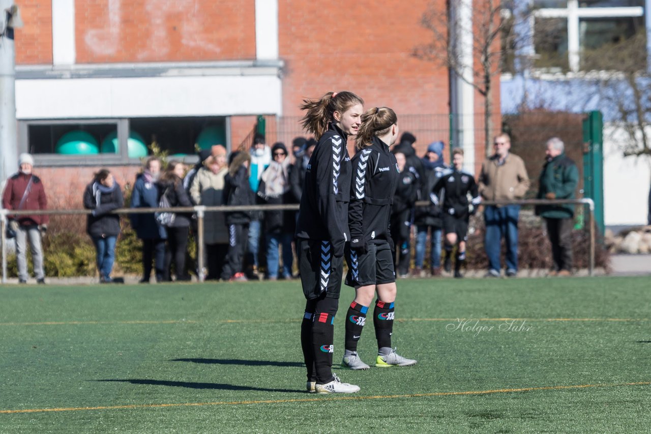 Bild 101 - B-Juniorinnen Halbfinale SVHU - Holstein Kiel : Ergebnis: 3:0